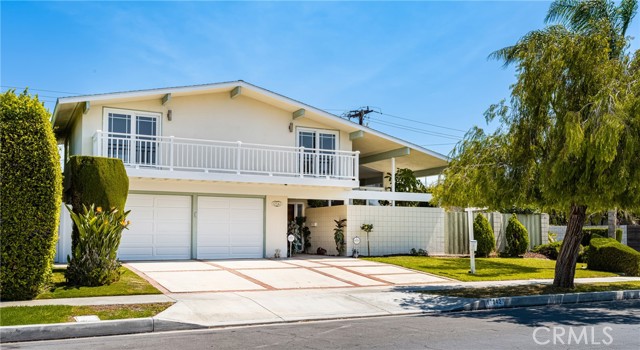 17342 La Mesa Ln, Huntington Beach, CA 92647