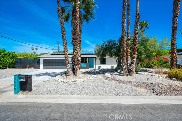 Detail Gallery Image 1 of 23 For 2820 East Ventura Road, Palm Springs,  CA 92262 - 4 Beds | 2 Baths