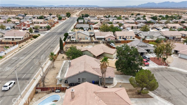 14445 Columbia Court, Adelanto CA: https://media.crmls.org/medias/ce5e9267-3607-4837-9aa1-d733030c122f.jpg