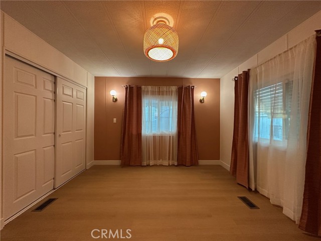 https://media.crmls.org/medias/ce5f1a8c-8185-4989-ad4c-ee494fdc7088.jpg