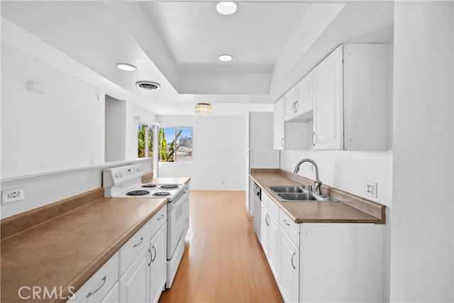33831 Copper Lantern Street, Dana Point CA: https://media.crmls.org/medias/ce5f77e5-cbe5-452b-8cbc-aa9f1cd7f990.jpg