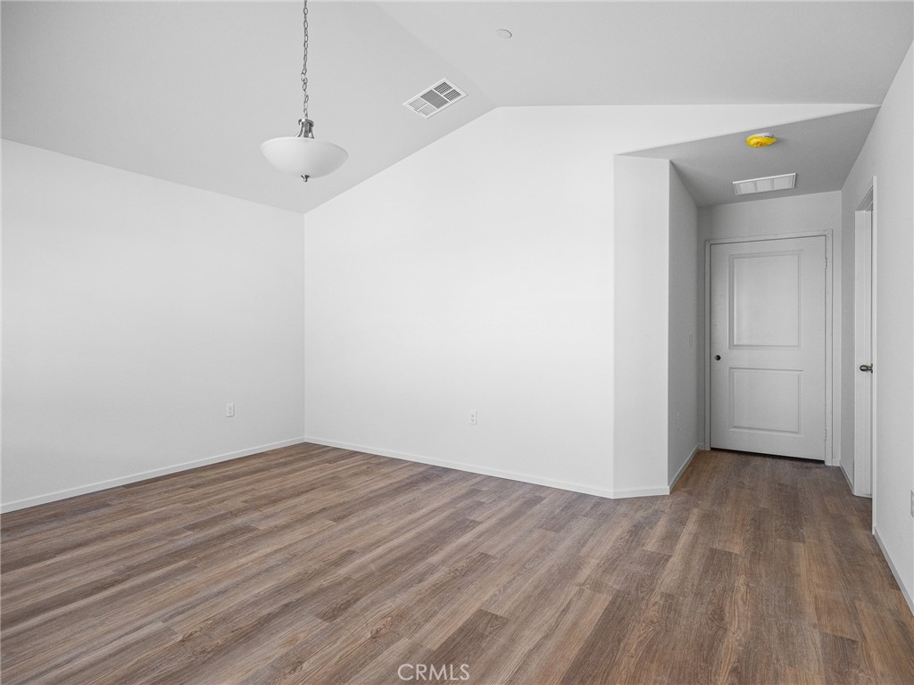 https://media.crmls.org/medias/ce5ffec9-979d-4924-85d2-bac966e27b2e.jpg?preset=X-Large