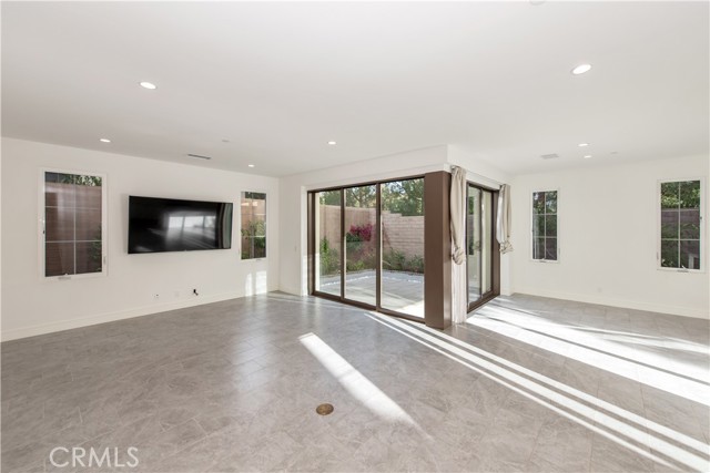 Detail Gallery Image 6 of 26 For 121 Toretta, Irvine,  CA 92602 - 4 Beds | 3 Baths
