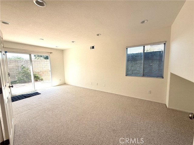 Detail Gallery Image 8 of 13 For 35 Deerborn Dr, Aliso Viejo,  CA 92656 - 4 Beds | 2/1 Baths