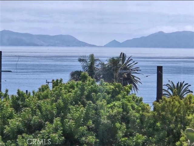 Detail Gallery Image 4 of 15 For 3621 S Emily St, San Pedro,  CA 90731 - 4 Beds | 3/1 Baths