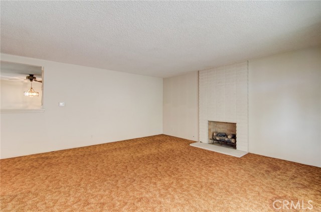1924 W Secrest Way, Santa Ana CA: https://media.crmls.org/medias/ce62e117-a064-4a72-bc55-e19902ab2f2b.jpg
