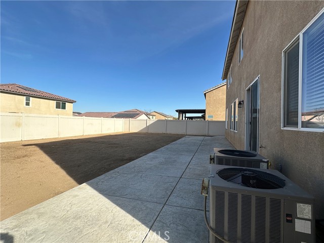 Detail Gallery Image 15 of 16 For 12418 Ojo Caliente St, Victorville,  CA 92392 - 5 Beds | 3 Baths