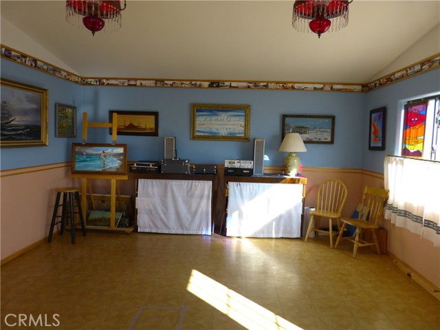 3475 Canyon Road, 29 Palms CA: https://media.crmls.org/medias/ce63b16e-2709-4178-84d8-ba716ce53ab1.jpg