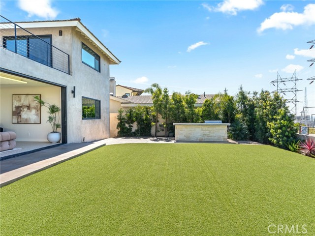 Detail Gallery Image 14 of 62 For 355 Hillcrest St, El Segundo,  CA 90245 - 5 Beds | 3 Baths