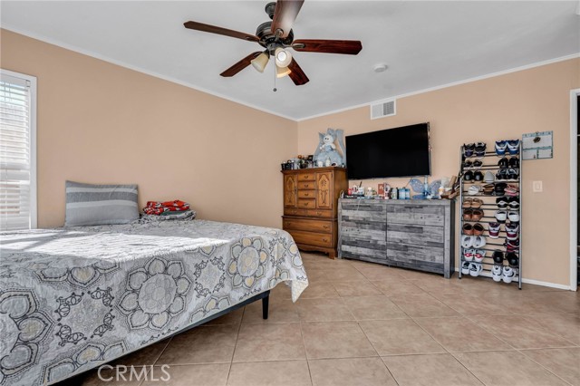 25790 Parada, Valencia CA: https://media.crmls.org/medias/ce6459af-cfd4-42c5-9057-57ca28c5b597.jpg