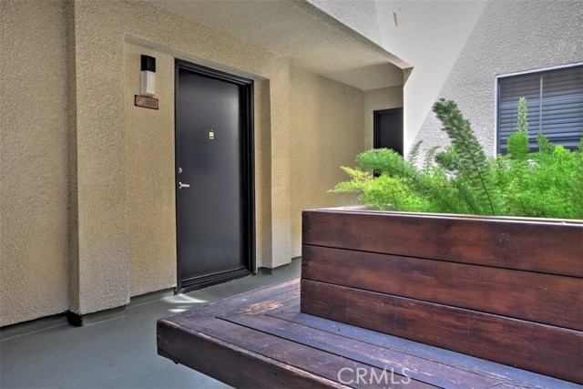 Detail Gallery Image 2 of 29 For 5545 Canoga Ave #105,  Woodland Hills,  CA 91367 - 1 Beds | 1 Baths