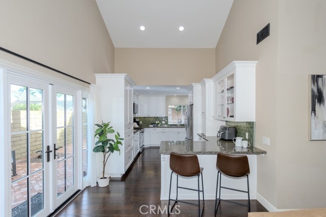 Detail Gallery Image 9 of 55 For 19542 Drybrook Ln., Huntington Beach,  CA 92646 - 4 Beds | 2/1 Baths