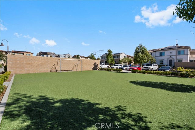 Detail Gallery Image 31 of 36 For 5604 Altamura Way #10,  Fontana,  CA 92336 - 4 Beds | 3 Baths