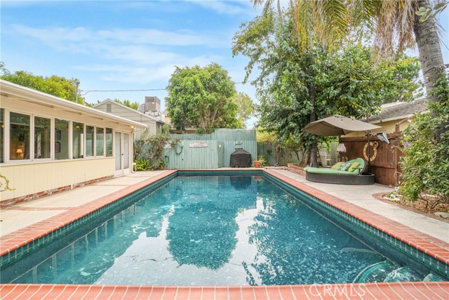 5223 Alhama Drive, Woodland Hills CA: https://media.crmls.org/medias/ce655962-73ac-4716-8b5d-94b9c9a3bb4a.jpg
