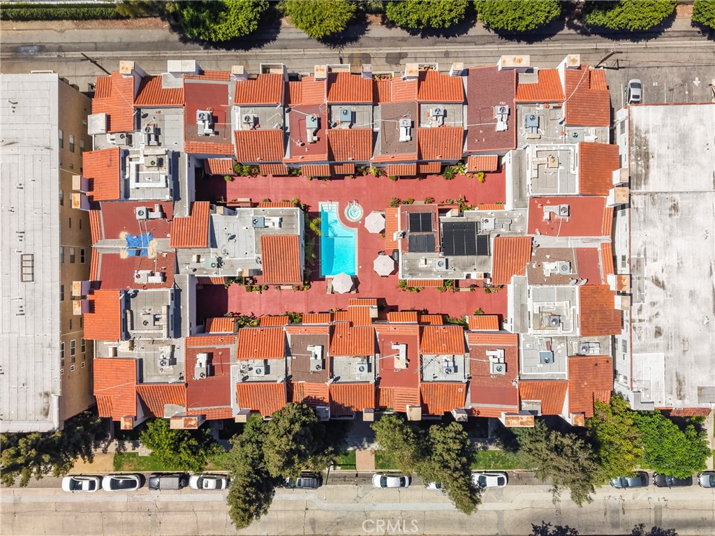 https://media.crmls.org/medias/ce657cfd-4fb6-46e8-b686-f77052b17c3c.jpg?preset=X-Large