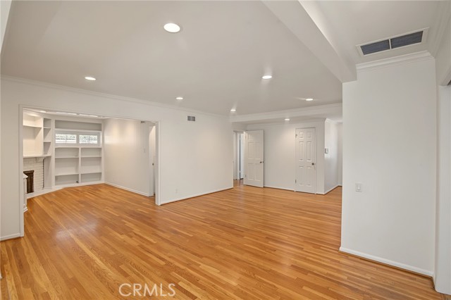 18220 Clark Street photo 6