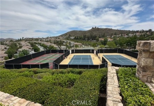 2 Villa Roma Street, Lake Elsinore CA: https://media.crmls.org/medias/ce660802-bcf9-4062-8f13-ef8b8a3772e7.jpg