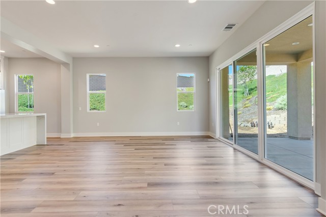 Detail Gallery Image 12 of 31 For 6532 Canyon Oaks Dr, Simi Valley,  CA 93063 - 4 Beds | 3/1 Baths