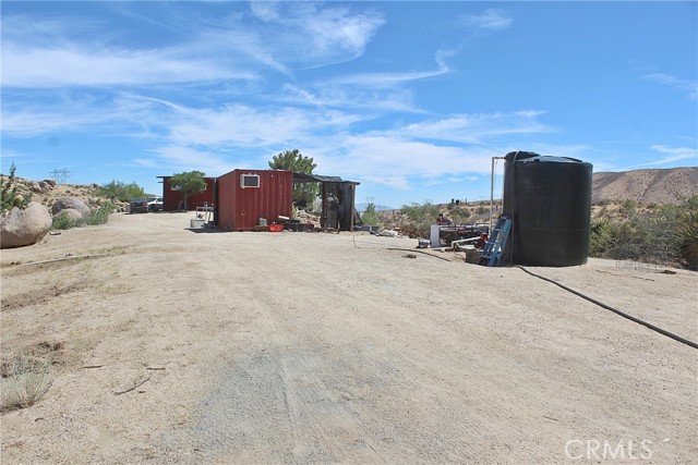 24124 Alps Court, Apple Valley CA: https://media.crmls.org/medias/ce6690cc-a01d-4202-b58f-e9aab3a9eed7.jpg