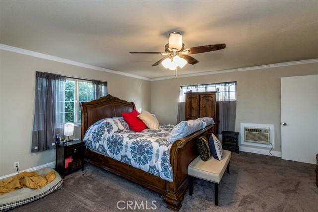 918 S Sunnyside Avenue, Fresno CA: https://media.crmls.org/medias/ce669ef6-0a94-4bab-a920-dffdc275f2c7.jpg