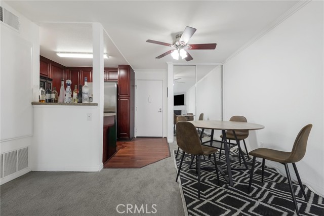 Detail Gallery Image 11 of 31 For 21450 Burbank Bld #203,  Woodland Hills,  CA 91367 - 1 Beds | 1 Baths