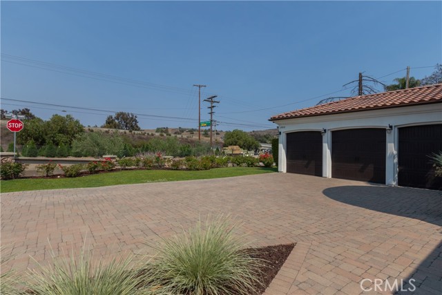 29919 Hidden Creek Drive, San Juan Capistrano CA: https://media.crmls.org/medias/ce671d51-06d9-4d40-8185-dce3da8a7e76.jpg