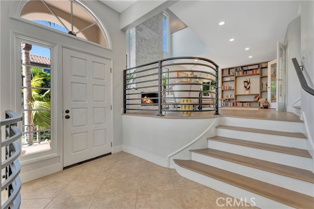19325 Peachtree Lane, Huntington Beach CA: https://media.crmls.org/medias/ce673deb-a3ff-4a29-b752-2e4567d5d146.jpg