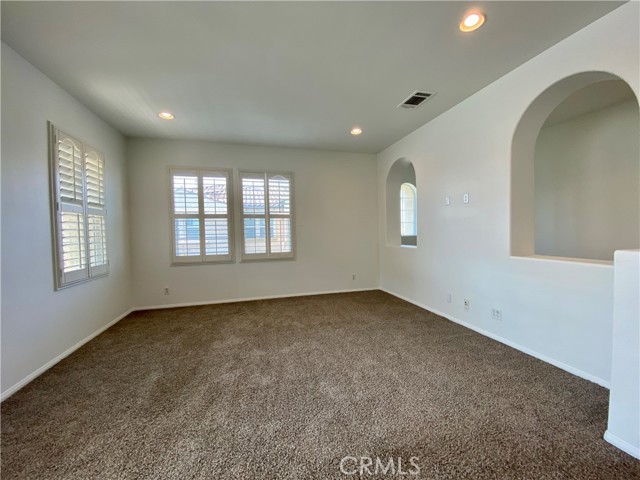 2750 Oak Hill Drive, Ontario CA: https://media.crmls.org/medias/ce678876-32fd-4cb3-b474-690581ba8f61.jpg