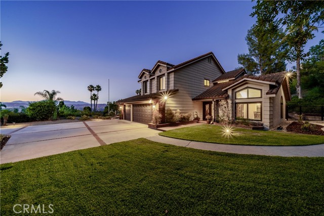 5347 E Big Sky Lane, Anaheim Hills CA: https://media.crmls.org/medias/ce685476-c5fb-467c-9028-2275076d0013.jpg