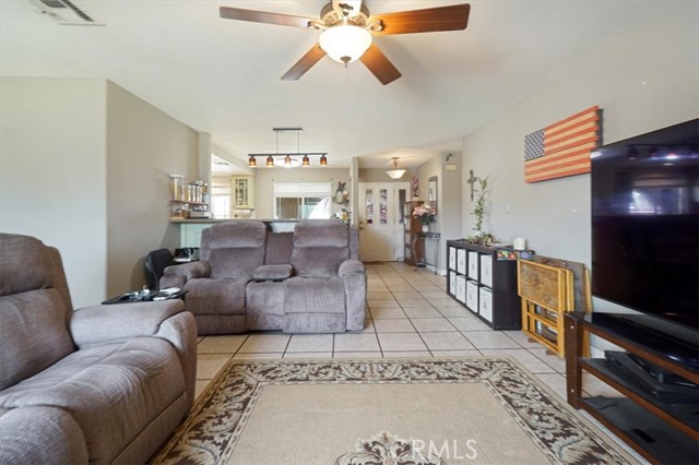 Detail Gallery Image 12 of 52 For 5520 Trail Canyon Dr, Jurupa Valley,  CA 91752 - 4 Beds | 2 Baths