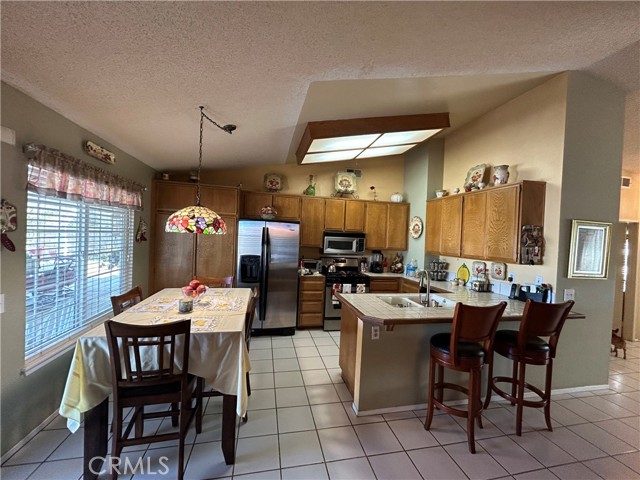 Detail Gallery Image 14 of 34 For 12734 Laurel Oak, Victorville,  CA 92392 - 3 Beds | 2 Baths