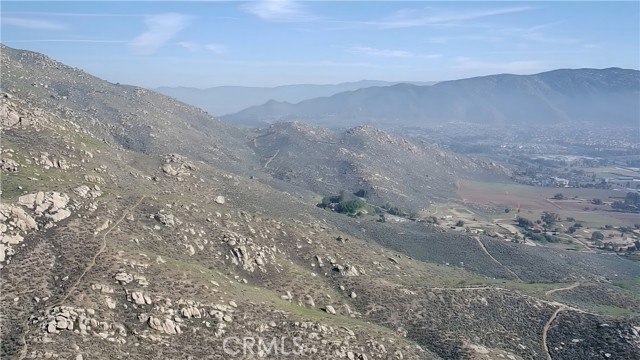 22600 Echo Lake Road, Moreno Valley CA: https://media.crmls.org/medias/ce6aabf1-1fae-49d7-a9f2-81d72217c644.jpg