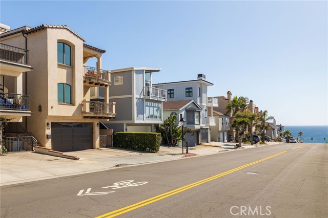 424 Marine Avenue, Manhattan Beach CA: https://media.crmls.org/medias/ce6b66bf-6487-4a04-ae58-c7f9fe4adb89.jpg