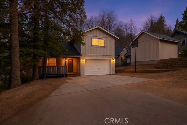 Detail Gallery Image 1 of 33 For 863 Ford Ln, Big Bear Lake,  CA 92315 - 4 Beds | 3/1 Baths
