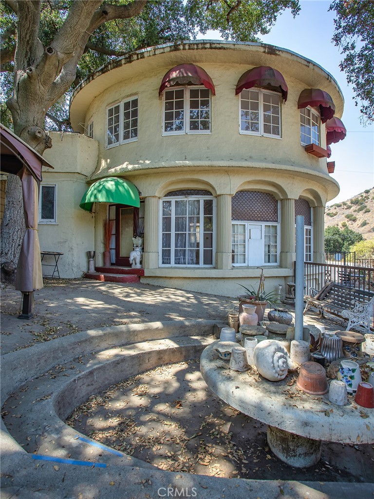 https://media.crmls.org/medias/ce6c9d5c-2043-46af-8189-ab9a95d5afb3.jpg?preset=X-Large