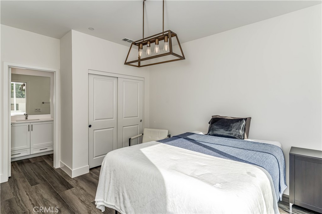 12234 Greenleaf Lane