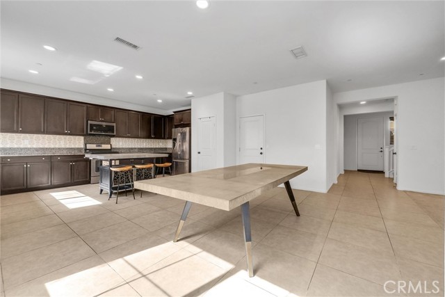 Detail Gallery Image 8 of 30 For 3849 S Oakville Ave, Ontario,  CA 91761 - 3 Beds | 2/1 Baths