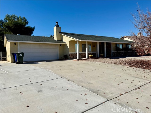 Detail Gallery Image 2 of 25 For 14372 Woodland Dr, Victorville,  CA 92395 - 3 Beds | 2 Baths