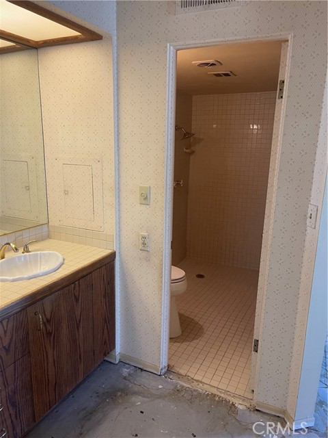 2605 N Kitty Hawk Drive, Palm Springs CA: https://media.crmls.org/medias/ce6d936f-ae88-4cd2-b726-b2d2e2397b73.jpg