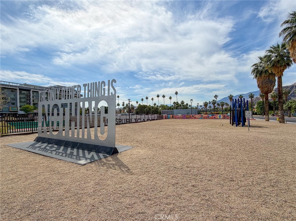 https://media.crmls.org/medias/ce6dbff0-7598-4276-8d52-4ba555df63da.jpg?preset=X-Large