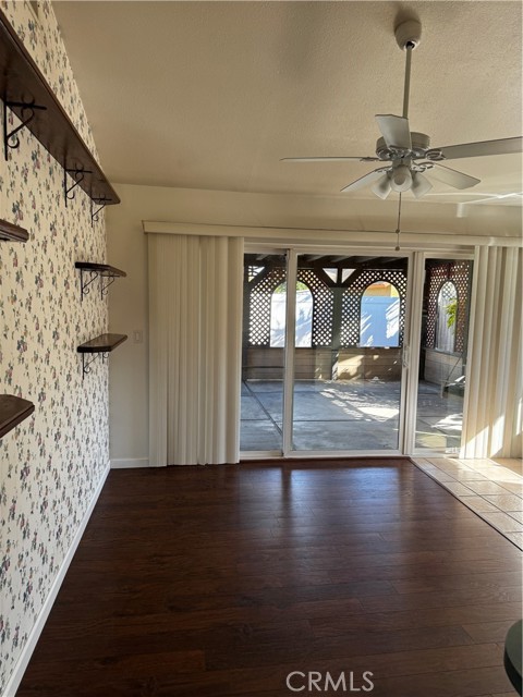 Detail Gallery Image 10 of 23 For 21202 Banff Ln, Huntington Beach,  CA 92646 - 5 Beds | 2 Baths