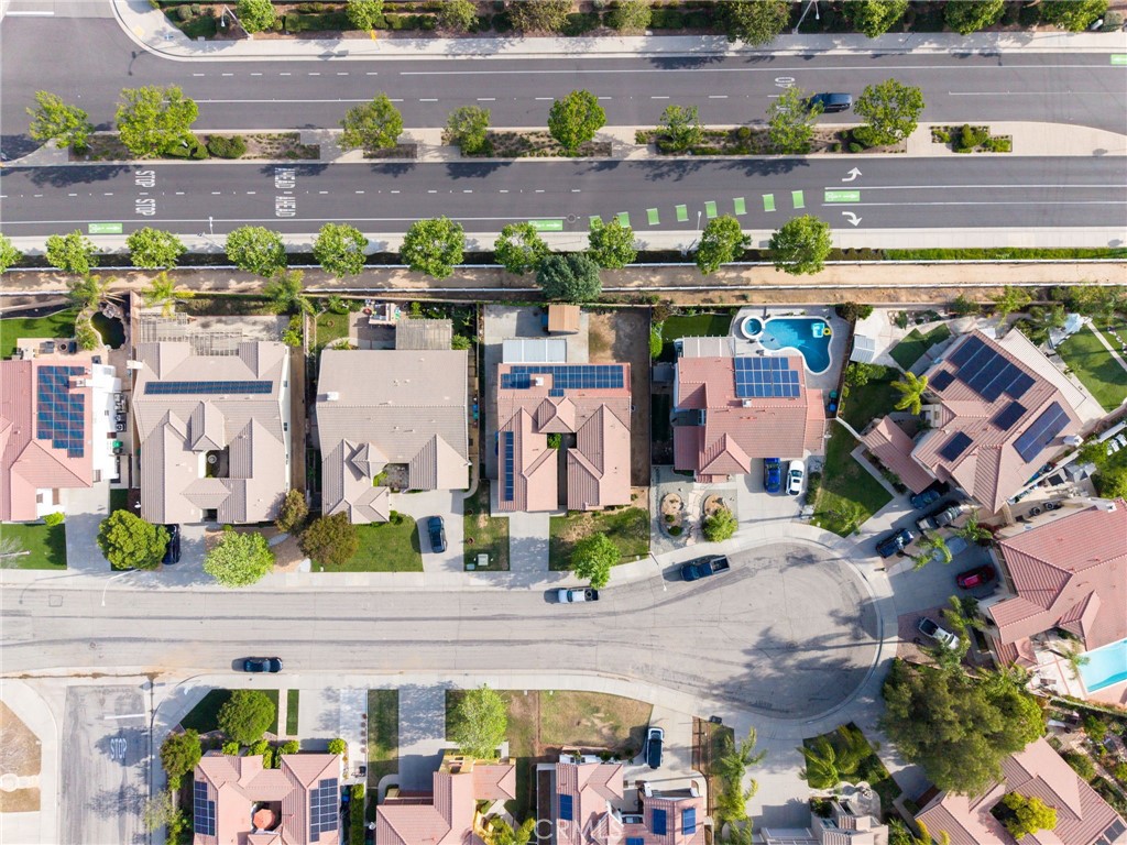 https://media.crmls.org/medias/ce6e13b8-8931-4eba-b89d-a3feb125bd67.jpg?preset=X-Large