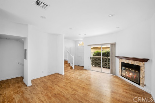 Detail Gallery Image 7 of 34 For 8958 Burnet Ave #C6,  North Hills,  CA 91343 - 2 Beds | 3 Baths