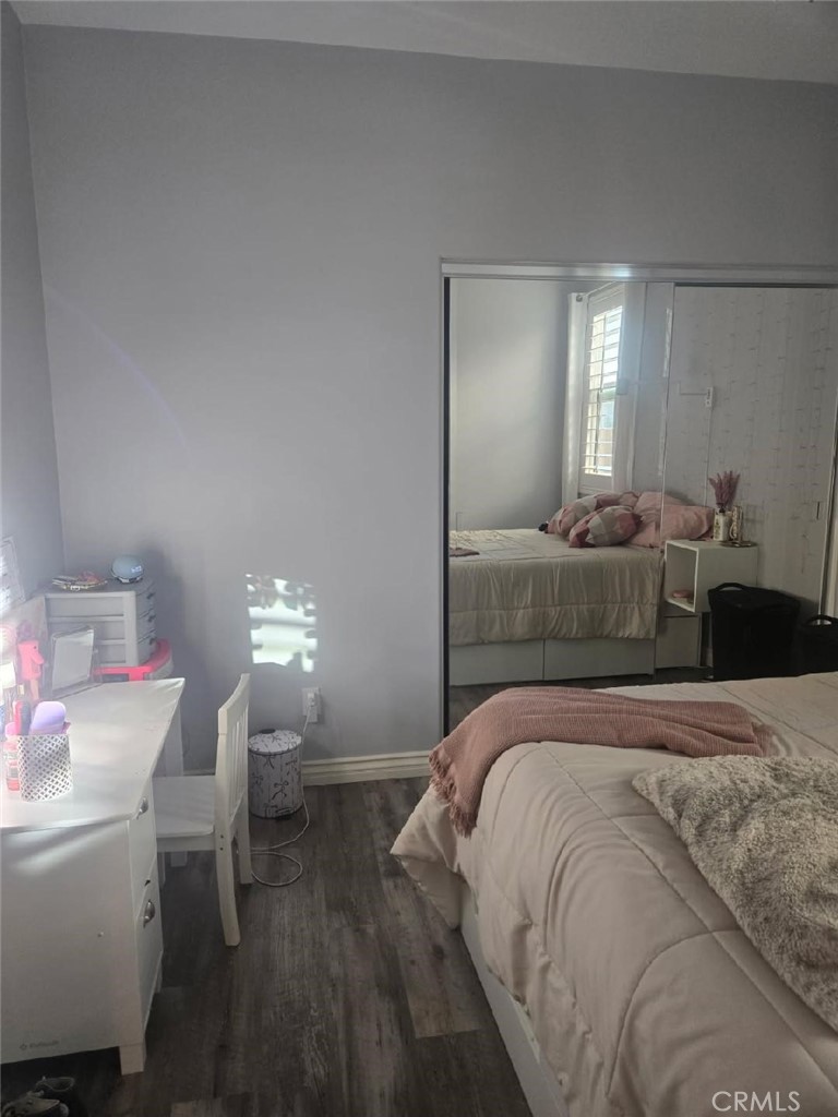 https://media.crmls.org/medias/ce6f0a0f-70cb-4ee7-8266-50216b0c5120.jpg?preset=X-Large