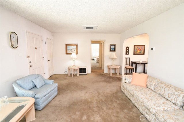 Detail Gallery Image 6 of 27 For 1848 Elmfield Ave, Long Beach,  CA 90815 - 2 Beds | 1/1 Baths