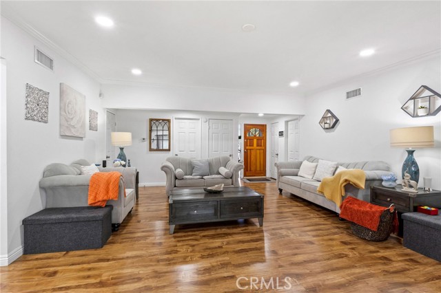 Detail Gallery Image 6 of 52 For 14870 Hubbard, Sylmar,  CA 91342 - 3 Beds | 2 Baths