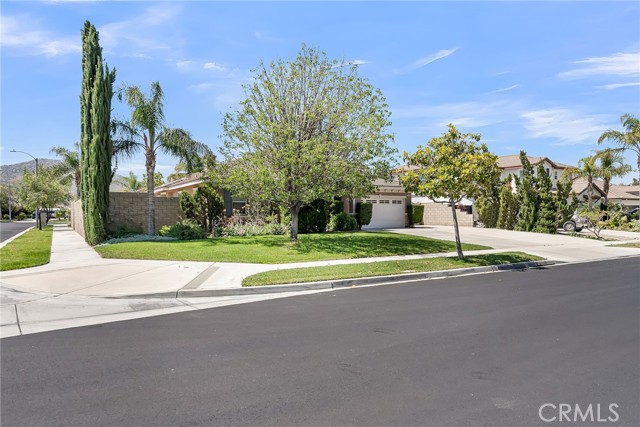 Detail Gallery Image 5 of 39 For 16569 Sugar Ln, Fontana,  CA 92337 - 4 Beds | 2/1 Baths