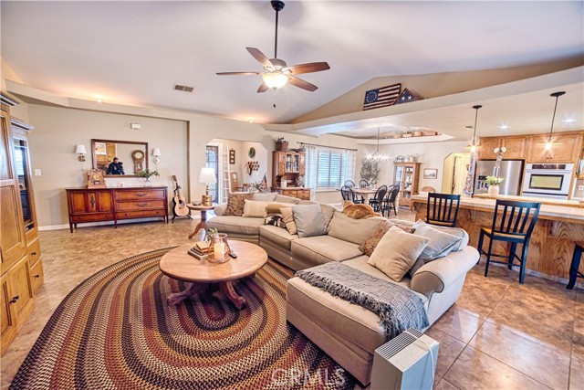 Detail Gallery Image 10 of 32 For 22052 Melrose Ct, Madera,  CA 93638 - 3 Beds | 2/1 Baths