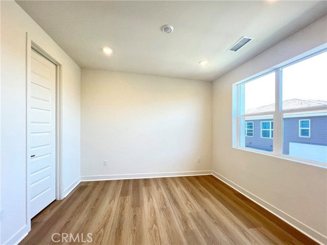 Detail Gallery Image 11 of 15 For 3513 Indigo Privado, Ontario,  CA 91764 - 3 Beds | 2/2 Baths