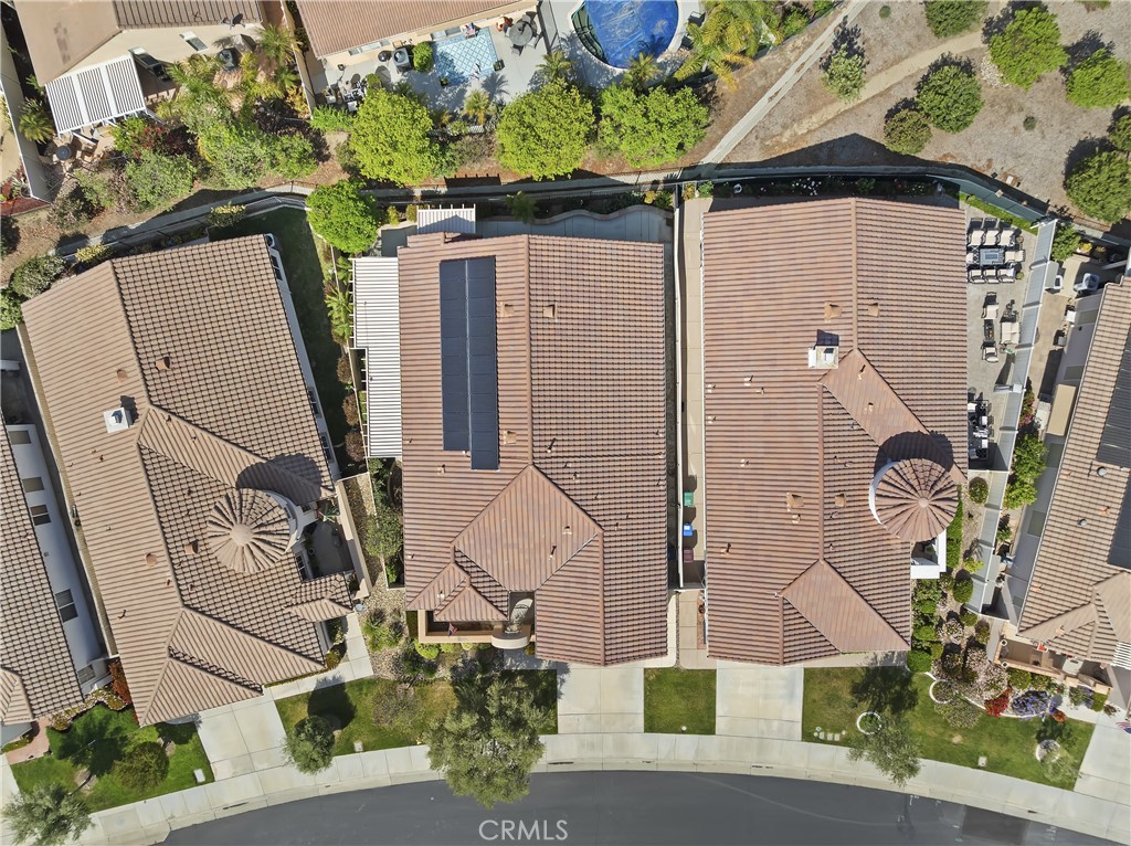 https://media.crmls.org/medias/ce70b96b-e974-4cfd-92dc-5994c21f2aa0.jpg?preset=X-Large